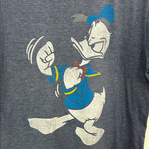 Disney Donald Duck Graphic T-Shirt Navy Vacation Mickey Size Large Mickey Travel - Picture 3 of 4